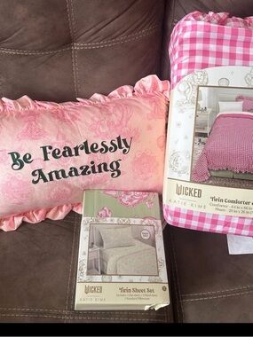 New wicked bedding set